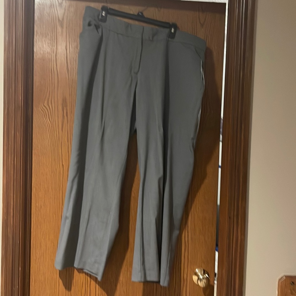 Women’s plus slacks grey 22WS Croft & Barrow.Woman stretch